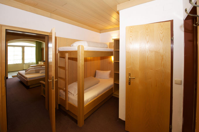 Imagen de la habitación del Hotel Thomsn Alpine Rock. Foto 10