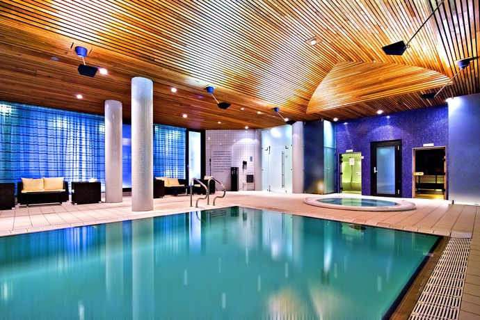 Imagen de la piscina del Hotel Thon Arena. Foto 13