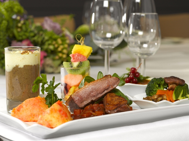 Imagen del bar/restaurante del Hotel Thon Bristol Stephanie. Foto 6