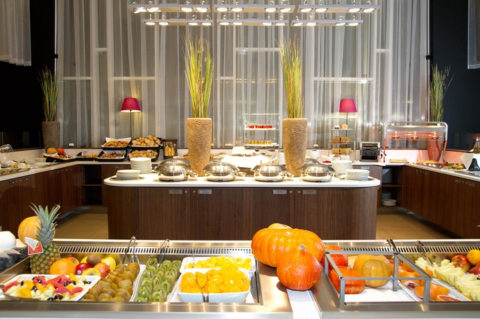 Imagen del bar/restaurante del Hotel Thon Eu. Foto 5