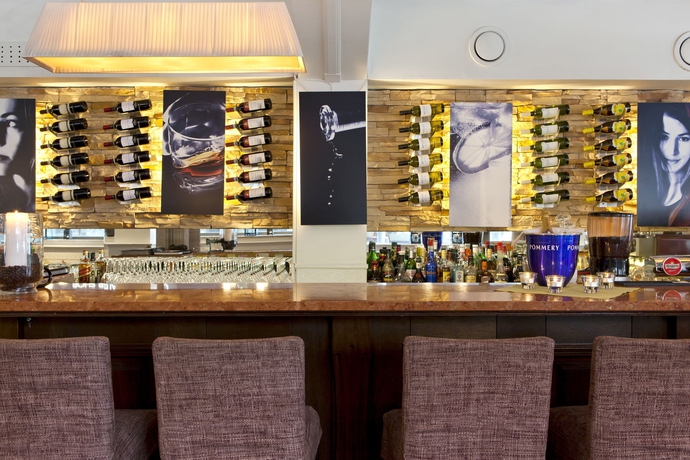 Imagen del bar/restaurante del Hotel Thon Europa. Foto 3