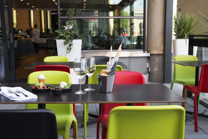 Imagen del bar/restaurante del Hotel Thon Opera. Foto 2