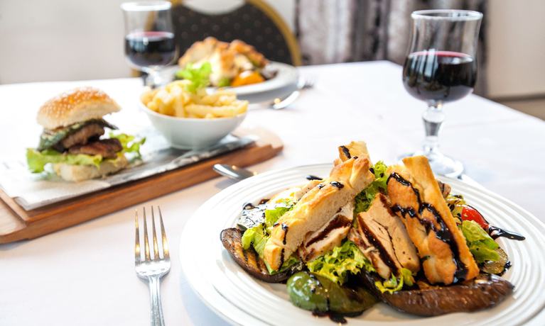 Imagen del bar/restaurante del Hotel Thon Partner Narvik. Foto 3