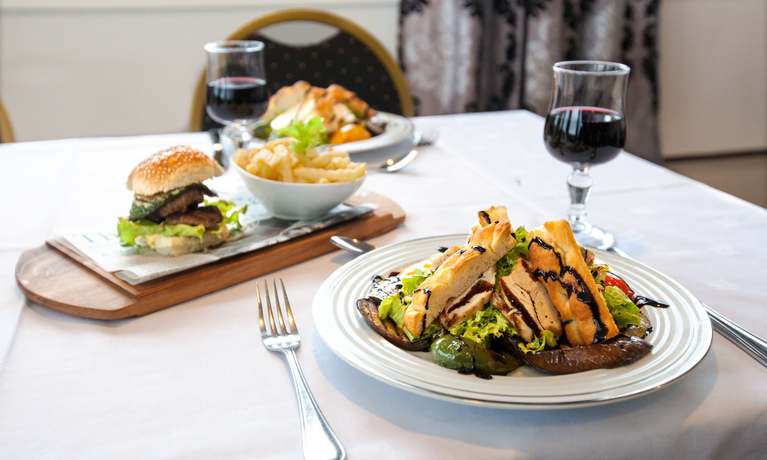 Imagen del bar/restaurante del Hotel Thon Partner Narvik. Foto 4