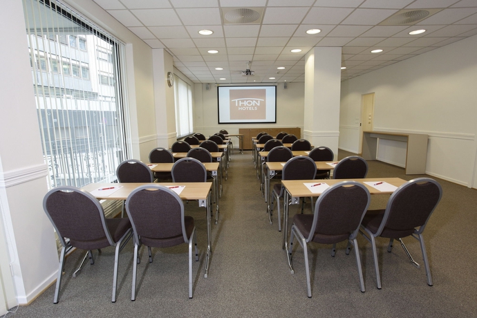 Imagen de los interiores del Hotel Thon Slottsparken. Foto 12