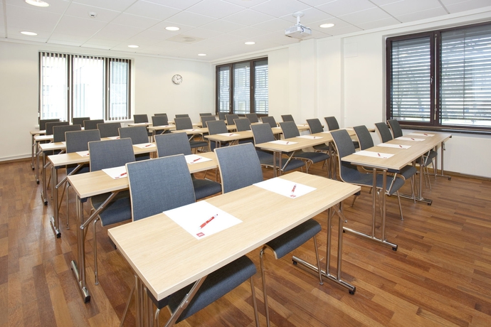 Imagen de los interiores del Hotel Thon Slottsparken. Foto 16