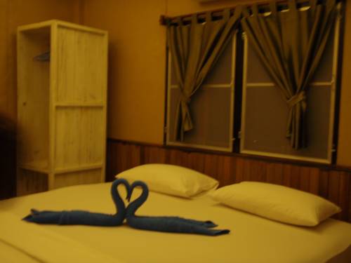 Imagen de la habitación del Hotel Thongtapan Resort. Foto 9
