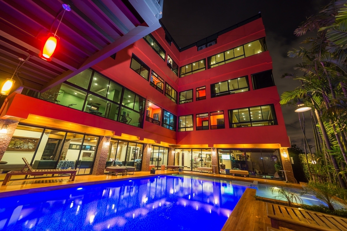 Imagen de la piscina del Hotel Thongtara House Boutique Residence. Foto 17