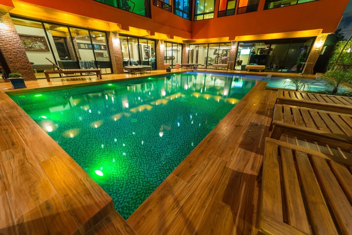 Imagen de la piscina del Hotel Thongtara House Boutique Residence. Foto 19