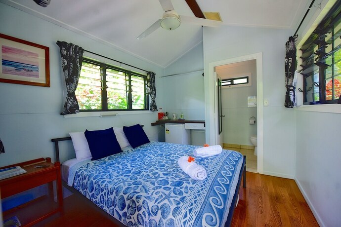 Imagen de la habitación del Hotel Thornton Beach Bungalows. Foto 25