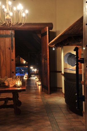 Imagen de los interiores del Hotel Thornybush Waterside Lodge. Foto 13