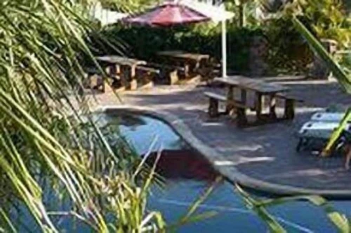 Imagen de la piscina del Hotel Thornycroft Lodge. Foto 15