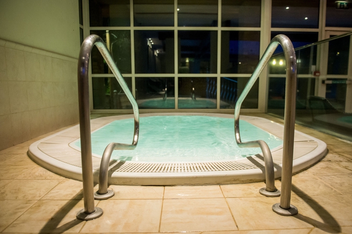 Imagen de la piscina del Hotel Thorpe Park and Spa. Foto 14