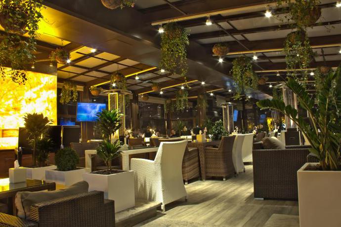 Imagen del bar/restaurante del Hotel Thousand Nights Amman. Foto 2