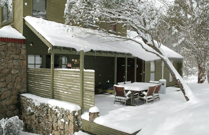 Imagen de los exteriores del Hotel Thredbo 1380. Foto 33