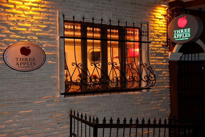 Imagen de los exteriores del Hotel Three Apples Suites and. Foto 13