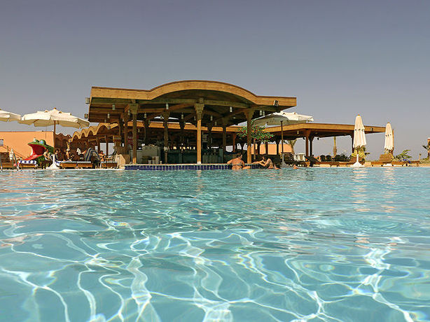Imagen de la piscina del Hotel Three Corners Happy Life Beach Resort - All Inclusive. Foto 8