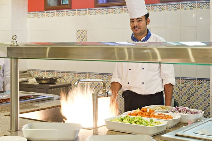 Imagen del bar/restaurante del Hotel Three Corners Sunny Beach Resort. Foto 5