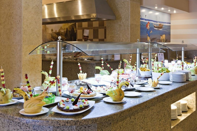 Imagen del bar/restaurante del Hotel Three Corners Sunny Beach Resort. Foto 6