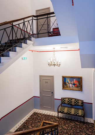 Imagen de los interiores del Hotel Three Crowns Residents. Foto 12