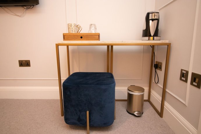 Imagen de la habitación del Hotel Three Falcons. Foto 12