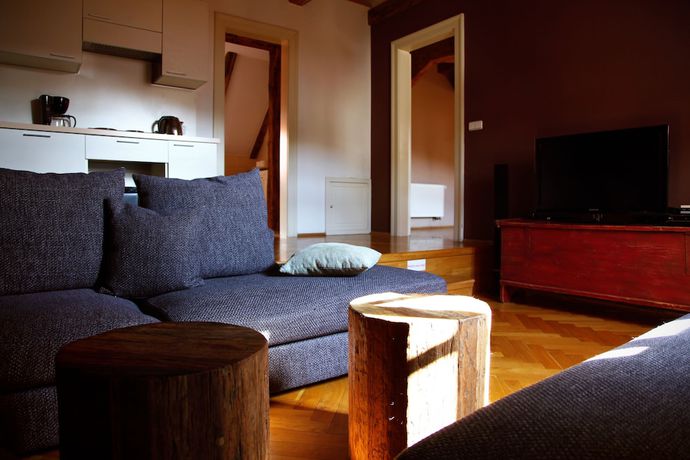 Imagen de la habitación del Hotel Three Golden Crowns Apartments. Foto 2