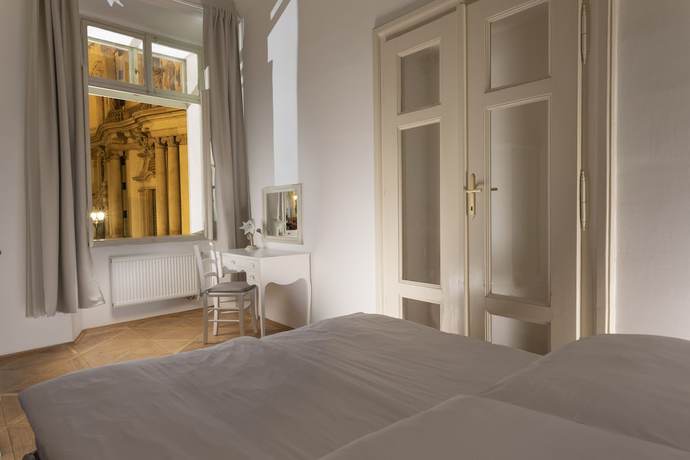 Imagen de la habitación del Hotel Three Golden Crowns Apartments. Foto 3