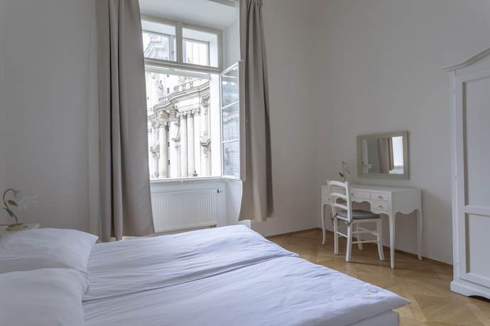 Imagen de la habitación del Hotel Three Golden Crowns Apartments. Foto 18