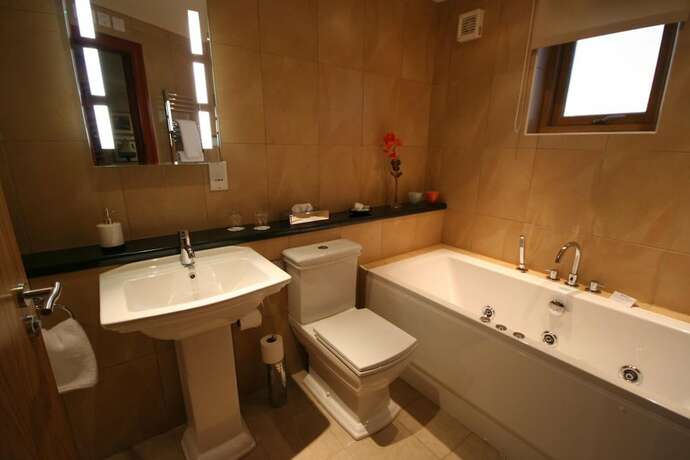 Imagen general del Hotel Three Horseshoes Country Inn and Spa. Foto 4