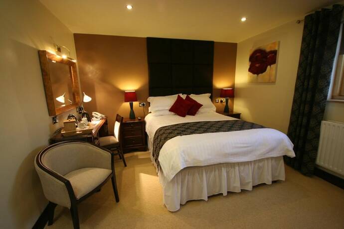Imagen general del Hotel Three Horseshoes Country Inn and Spa. Foto 11