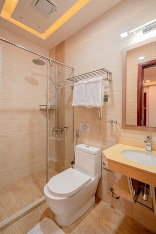 Imagen general del Hotel Three Inn. Foto 2