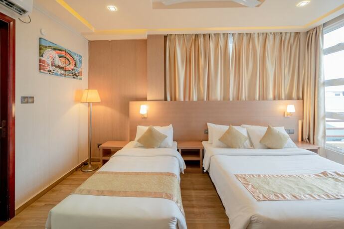 Imagen general del Hotel Three Inn. Foto 7