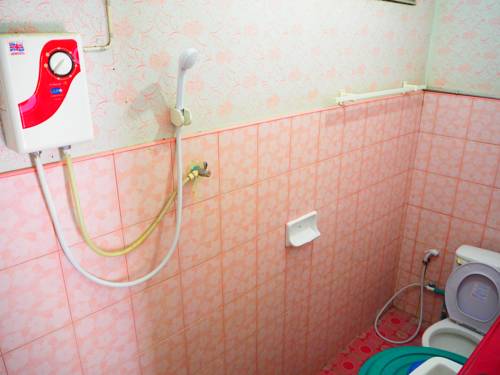 Imagen de la habitación del Hotel Three J Guesthouse. Foto 7