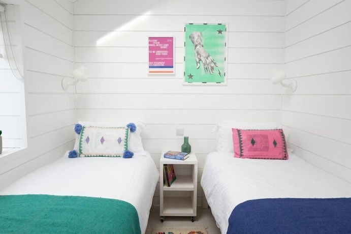 Imagen de la habitación del Hotel Three Mile Beach. Foto 14