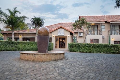 Imagen general del Hotel Three Oaks And An Aloe Boutique. Foto 1