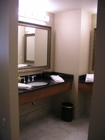 Imagen de la habitación del Hotel Three Rivers Casino Resort. Foto 10