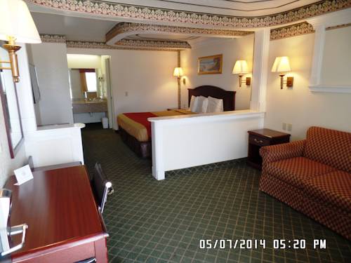 Imagen de la habitación del Hotel Three Rivers Executive Inn & Suites By OYO. Foto 9