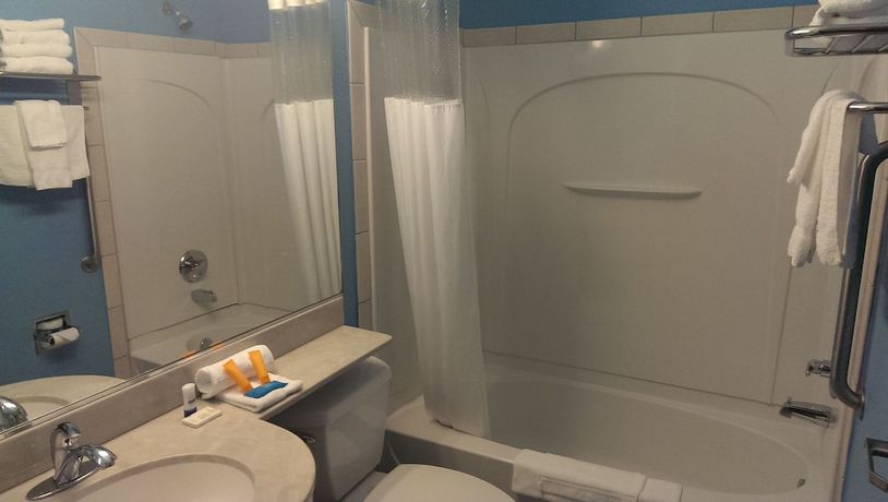 Imagen de la habitación del Hotel Three Rivers Inn And Suites. Foto 5