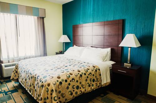 Imagen de la habitación del Hotel Three Rivers Inn and Suites. Foto 2