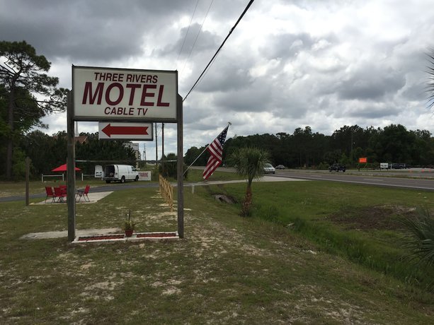 Imagen de los exteriores del Hotel Three Rivers Motel. Foto 19