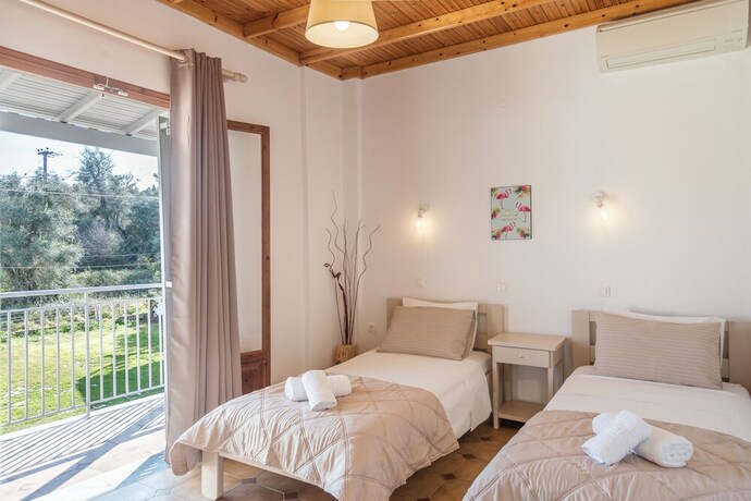 Imagen de la habitación del Hotel Three Seasons Resort. Foto 25