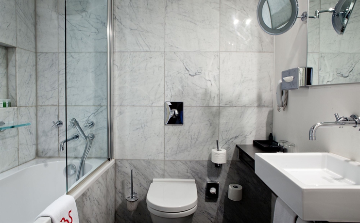 Imagen de la habitación del Hotel Three Sisters. Foto 6