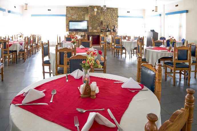 Imagen del bar/restaurante del Hotel Three Steers. Foto 4