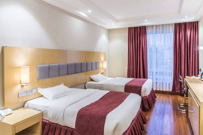 Imagen de la habitación del Hotel Three Steers. Foto 17