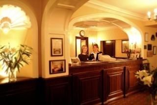 Imagen de los interiores del Hotel Three Tuns. Foto 8