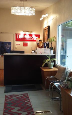Imagen de los interiores del Hotel Thriftlodge Edmonton. Foto 19