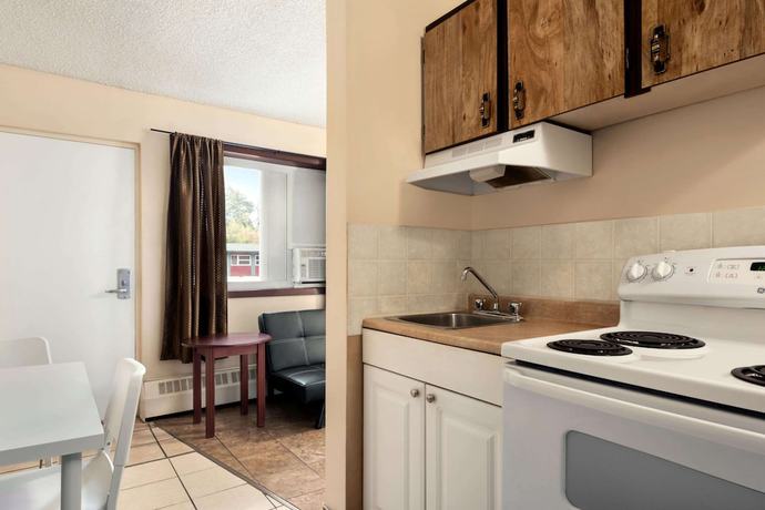 Imagen de la habitación del Hotel Thriftlodge Edmonton. Foto 15