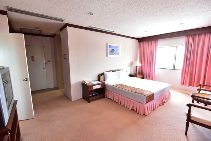 Imagen de la habitación del Hotel Thumrin. Foto 3