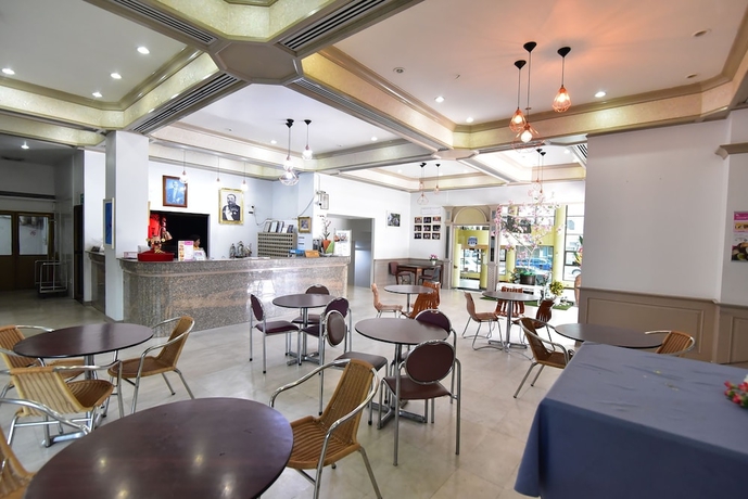 Imagen de los interiores del Hotel Thumrin. Foto 19
