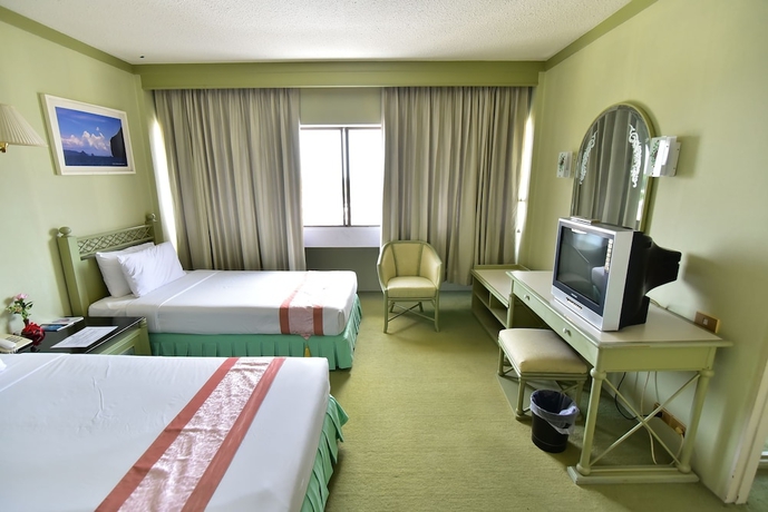 Imagen de la habitación del Hotel Thumrin. Foto 15